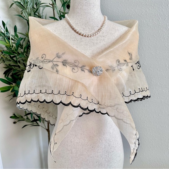 Alampay Panuelo with pin - Picture 5 of 8